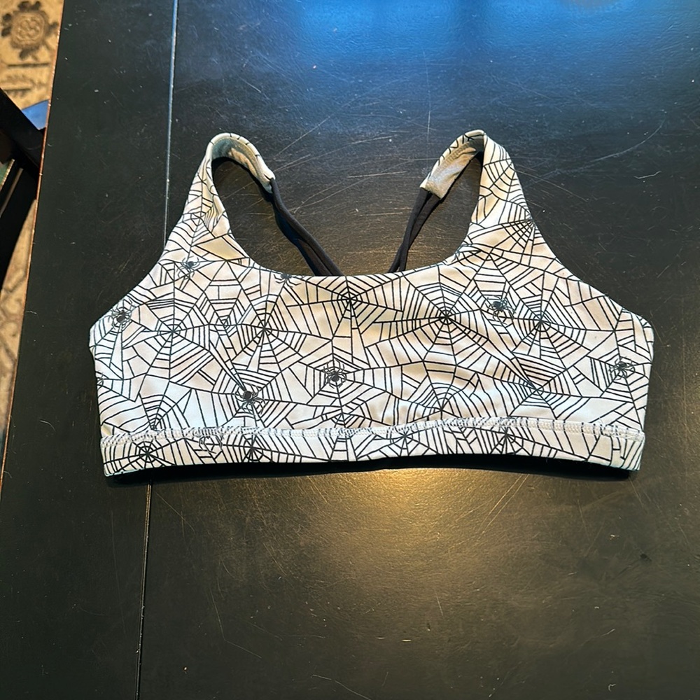 Perfect for Halloween🕷️. Sports bra with spiders!